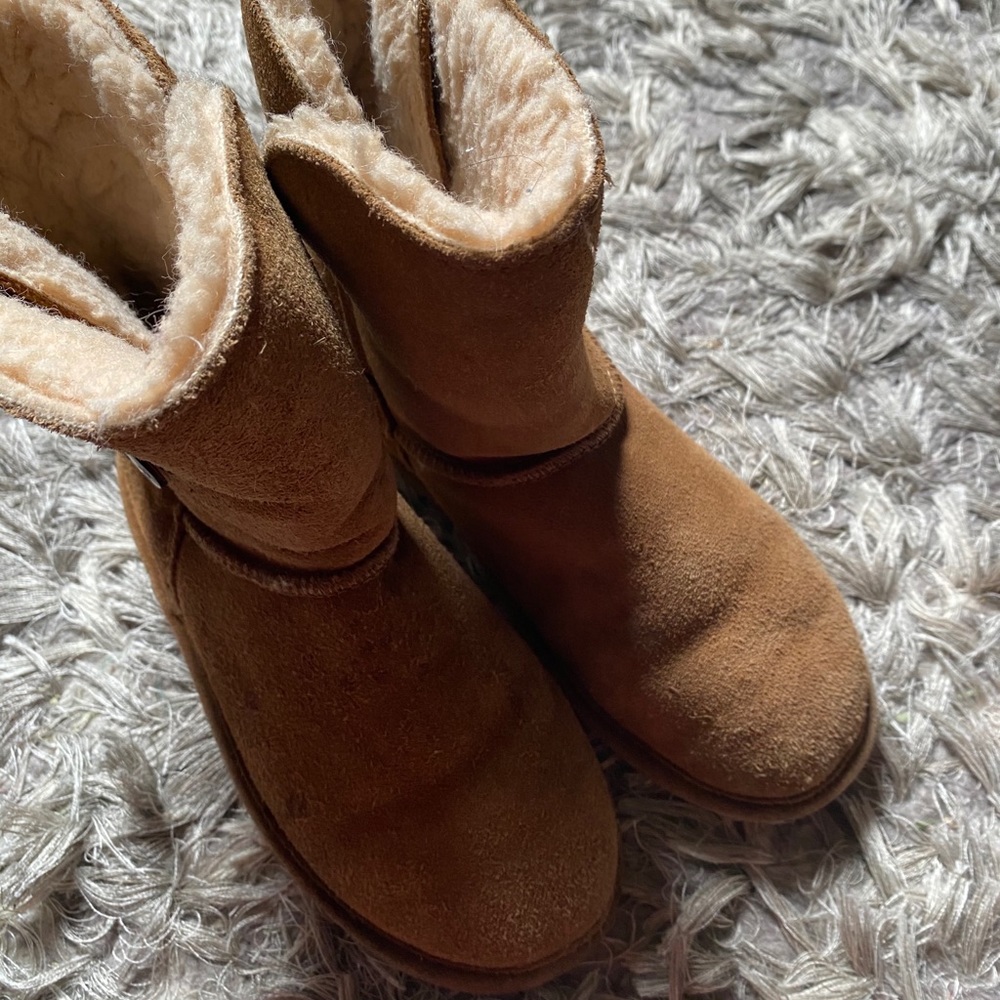Bear paw boots 👢
